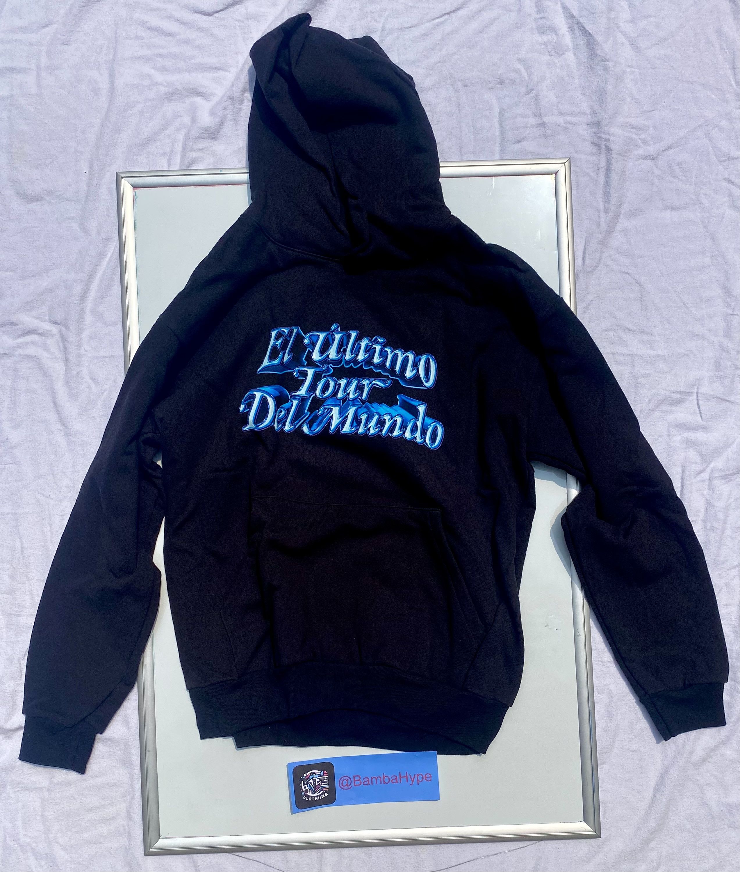 Vintage Bad Bunny el Ultimo Tour del Mundo - L Size US L / EU 52-54 / 3 - 1 Thumbnail