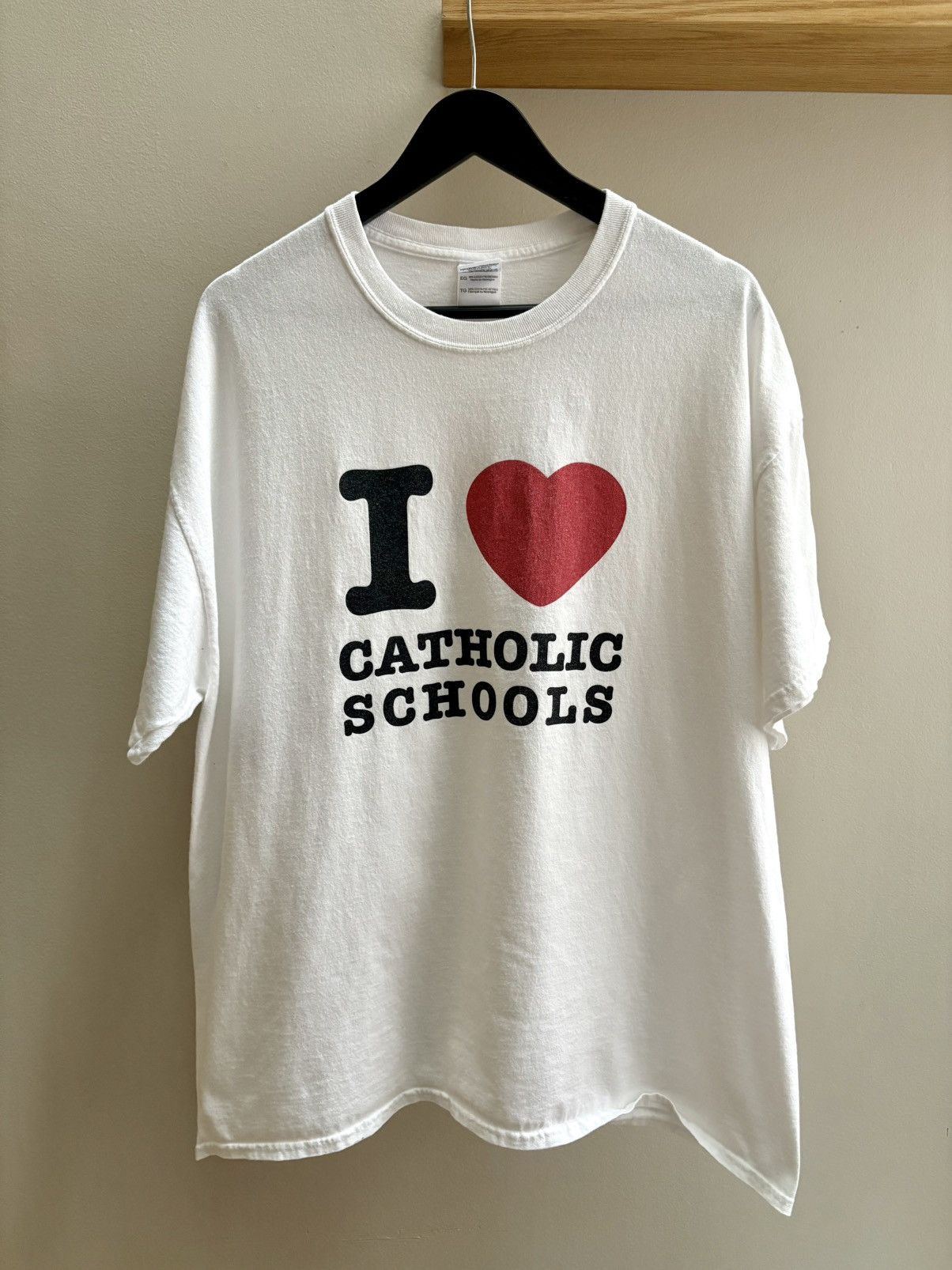 Gildan I Love Catholic Schools VTG Y2K white Gildan t-shirt XL Size US XL / EU 56 / 4 - 1 Thumbnail