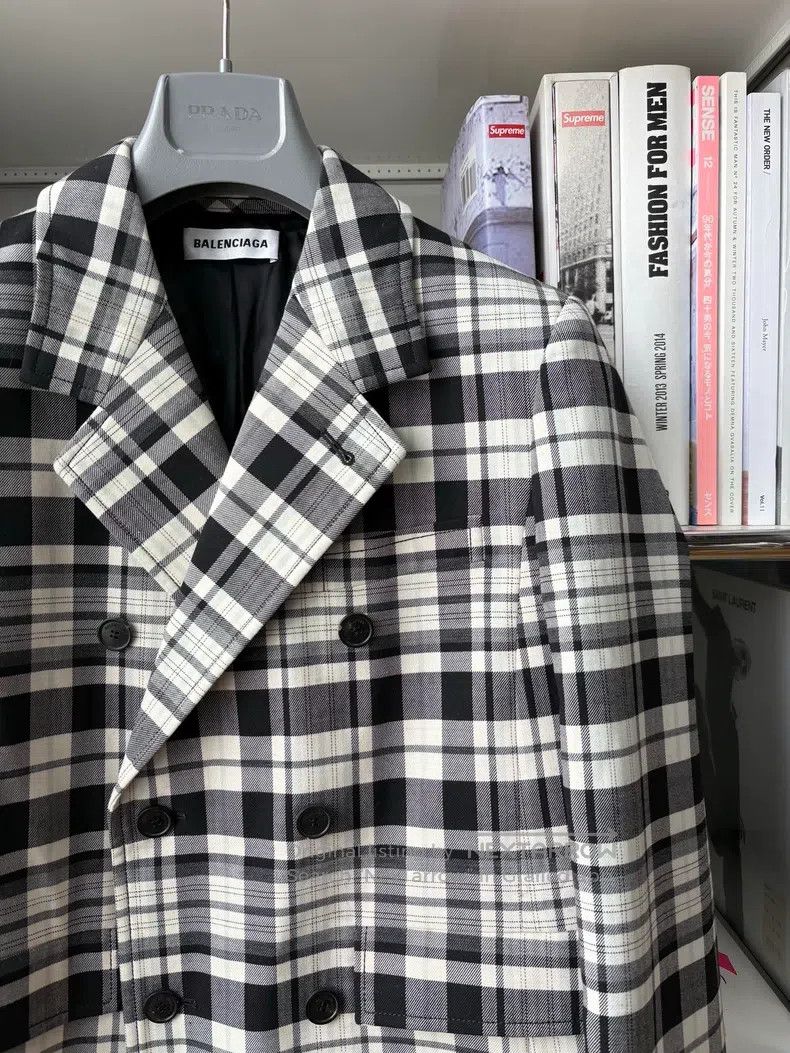 Balenciaga Balenciaga Black and White Plaid Double-Breasted Classic T Size XS / US 0-2 / IT 36-38 - 2 Thumbnail