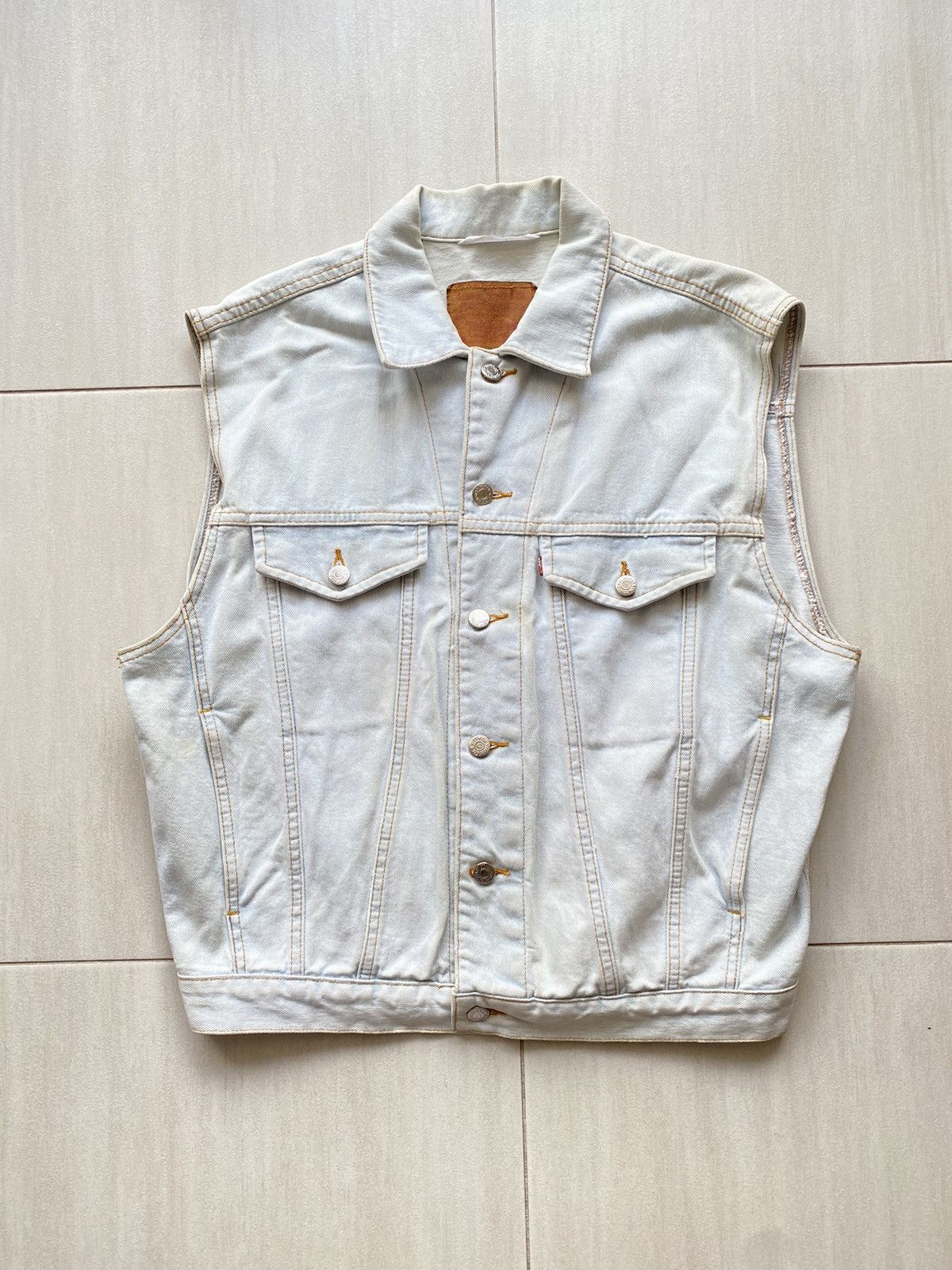 Levi’s 90s denim vest