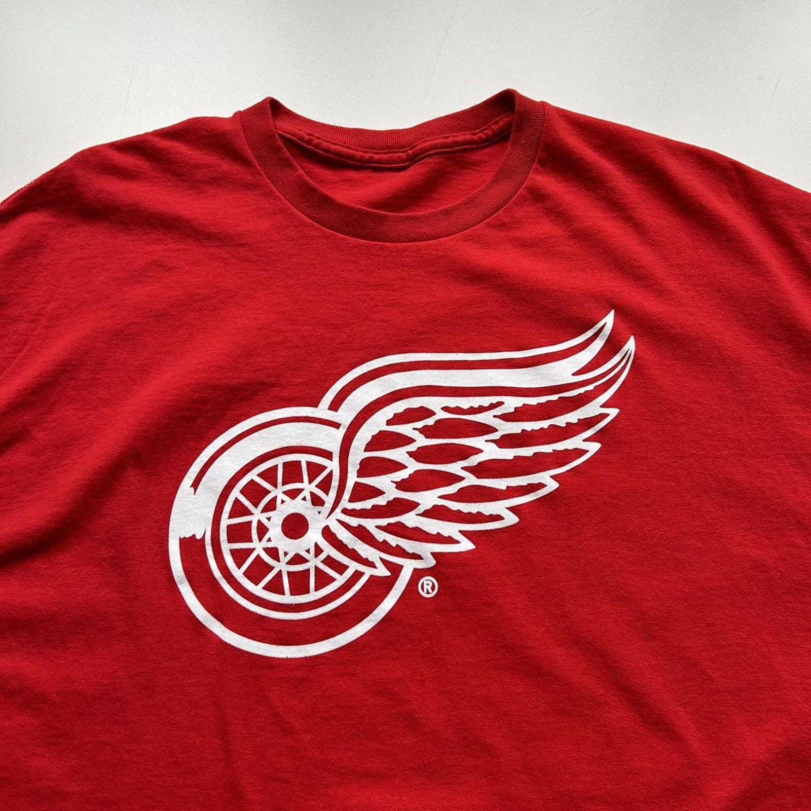 NHL Vintage Y2K Detroit Red Wings NHL Logo T Shirt XL Rare Red Size US XL / EU 56 / 4 - 2 Thumbnail