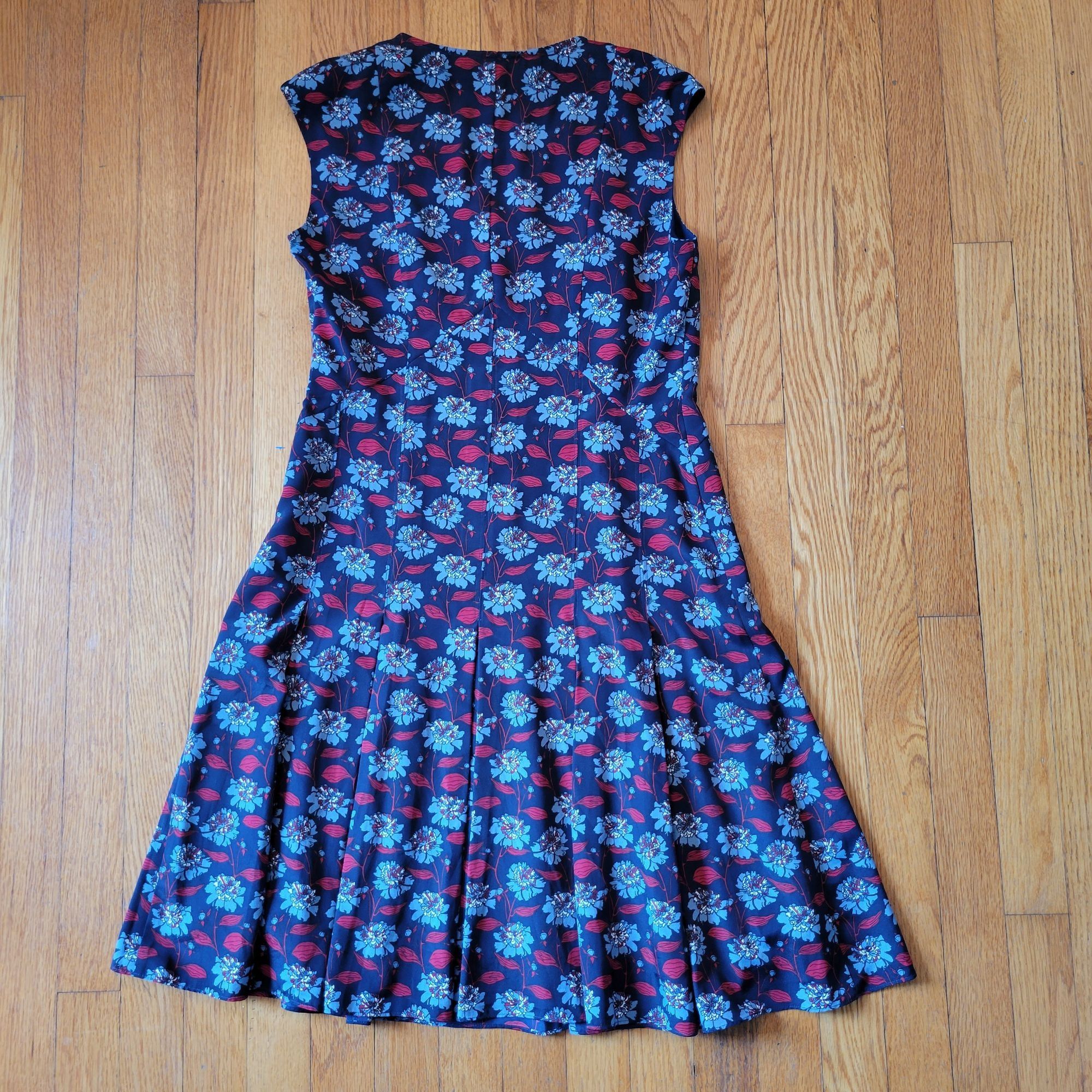 Brooks Brothers Brooks Brothers Floral V Neck Dress 4 Cap Sleeves Navy Red Size S / US 4 / IT 40 - 8 Thumbnail