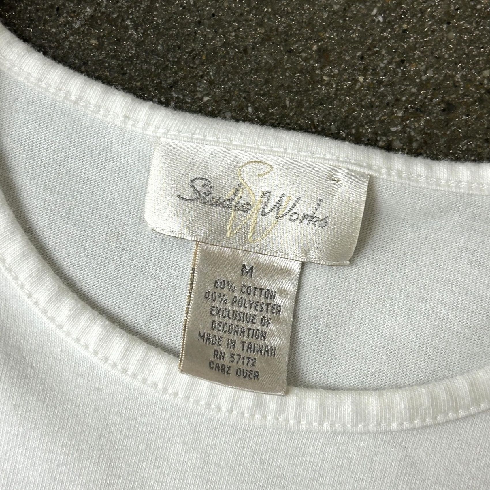 Vintage VINTAGE? No. Studio Works Shirt Womens Medium White Rhinestone American Flag Patriotic Tee Size M / US 6-8 / IT 42-44 - 3 Thumbnail