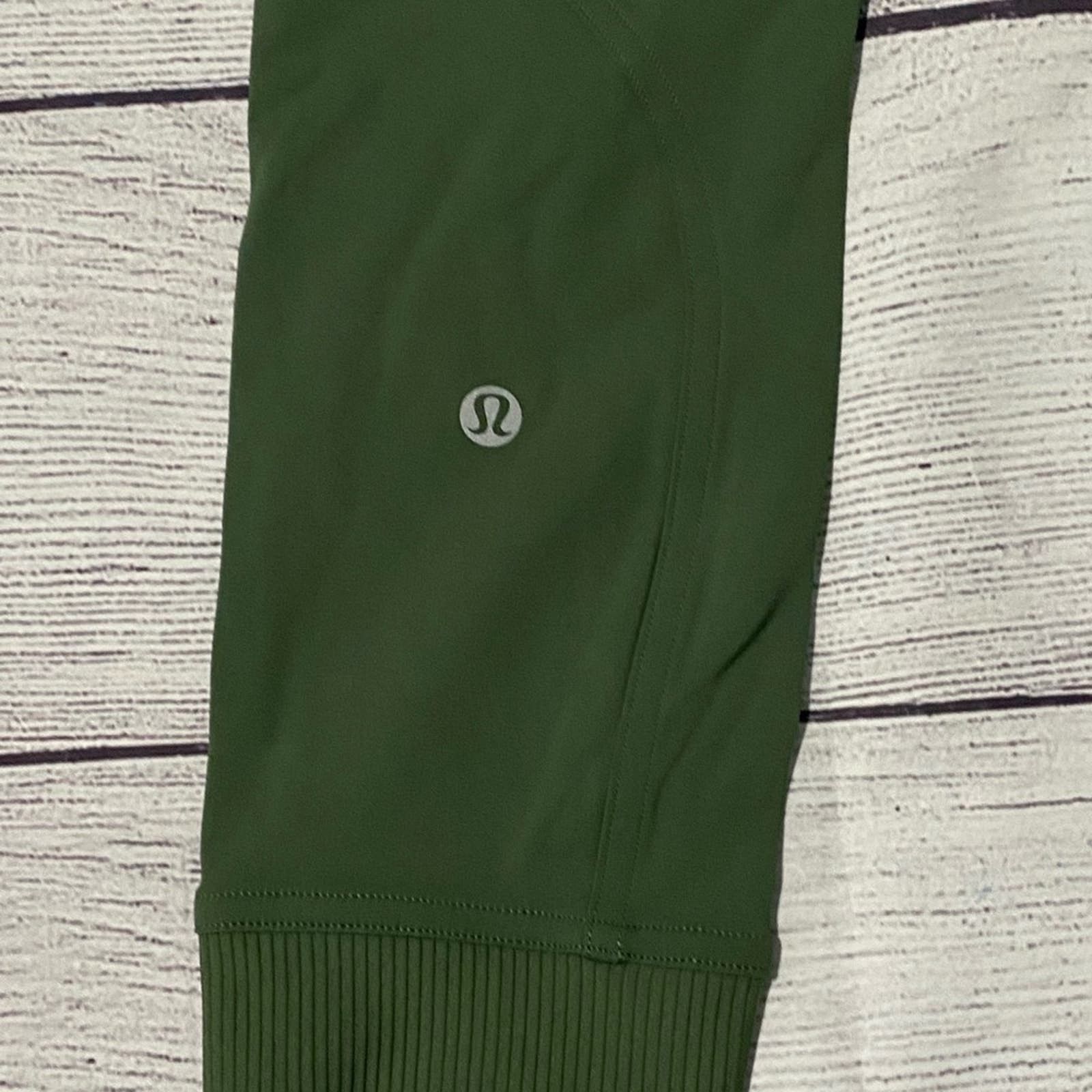 Lululemon Lululemon train free hr crop 23” Size 27" / US 4 / IT 40 - 12 Thumbnail