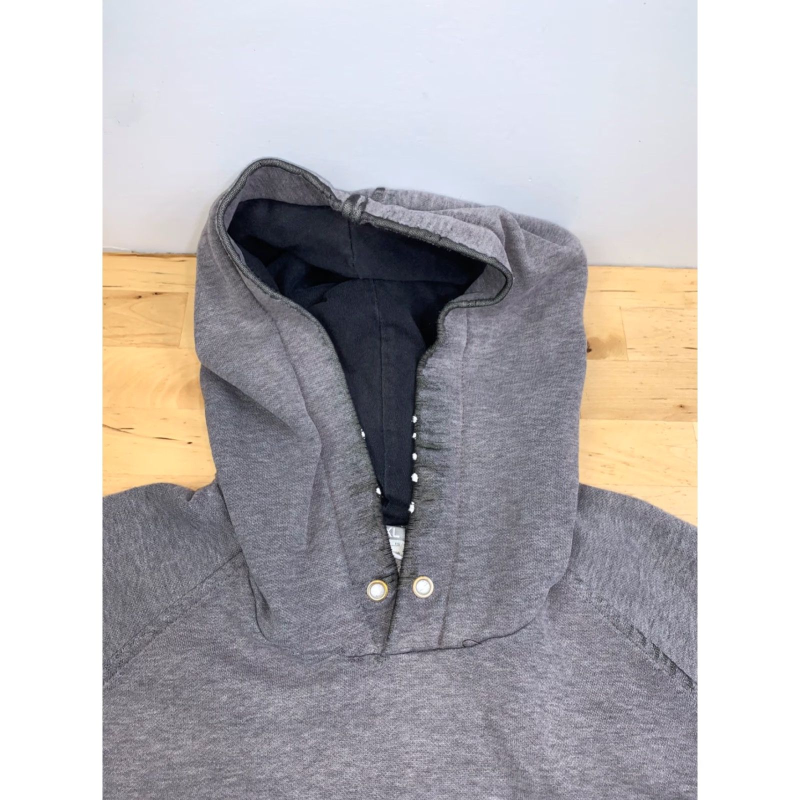 Nike VINTAGE Nike Hoodie Mens XL Gray Distressed Thrashed Faded Y2K 12101 Size US XL / EU 56 / 4 - 3 Thumbnail