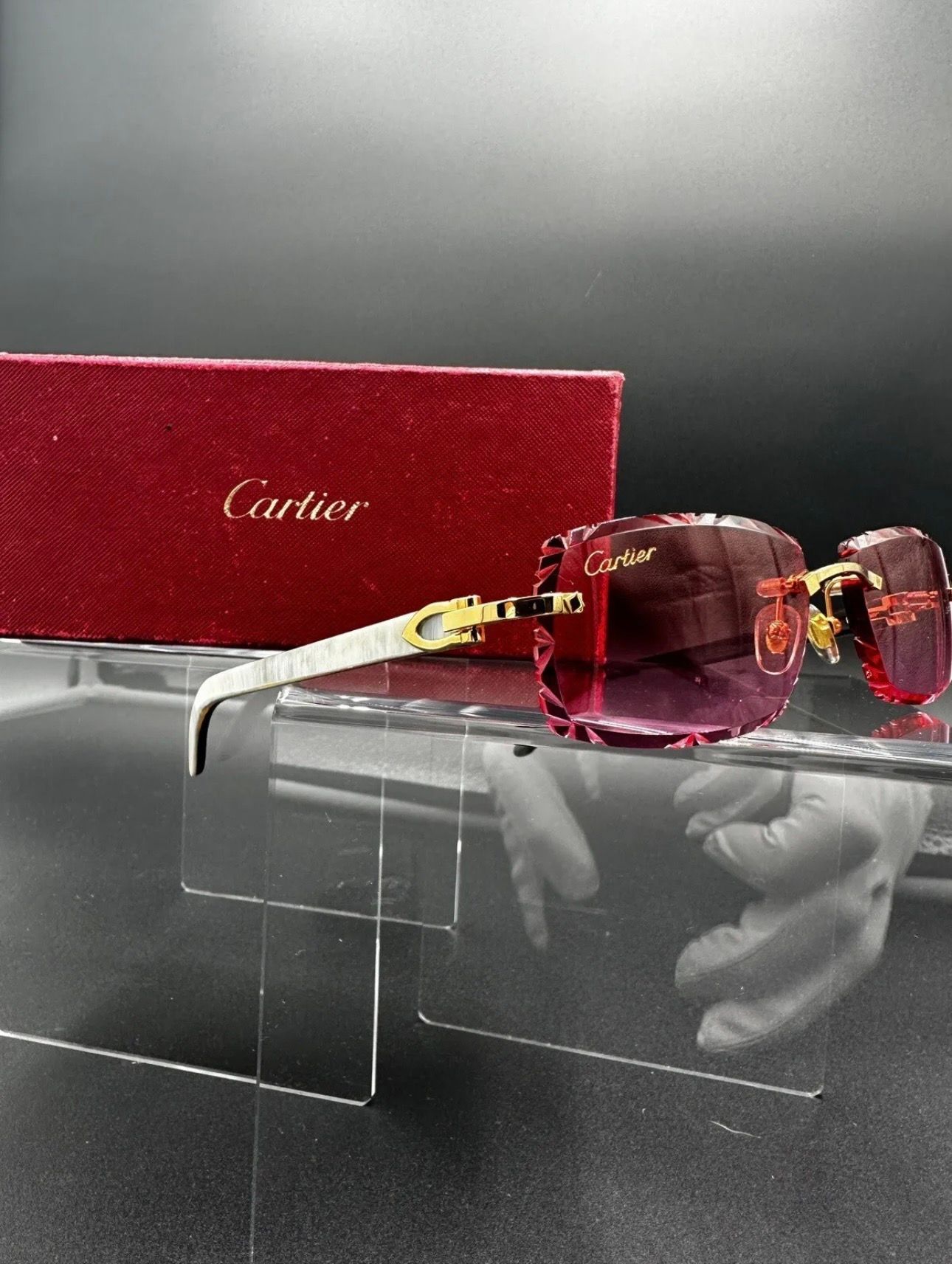 Pre-owned Cartier Buffs In Red