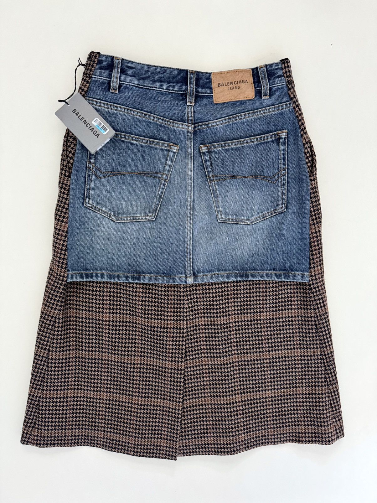Balenciaga NWT Balenciaga Trompe L'Oeil Skirt Midi Front Short Back Size 26" / US 2 / IT 38 - 6 Thumbnail