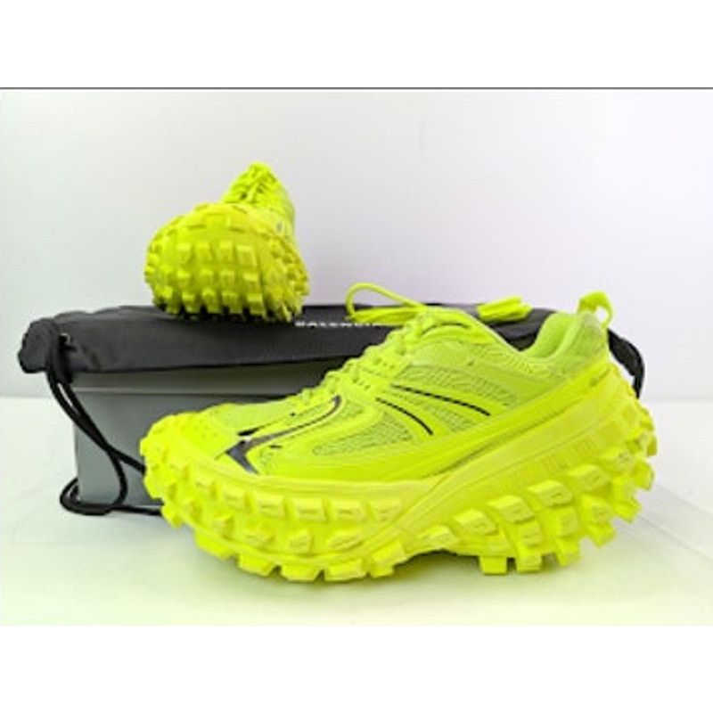 Balenciaga o1rshd1 Bouncer / Defender Sneaker in Fluo Yellow / Black Size US 11 / EU 44 - 10 Thumbnail