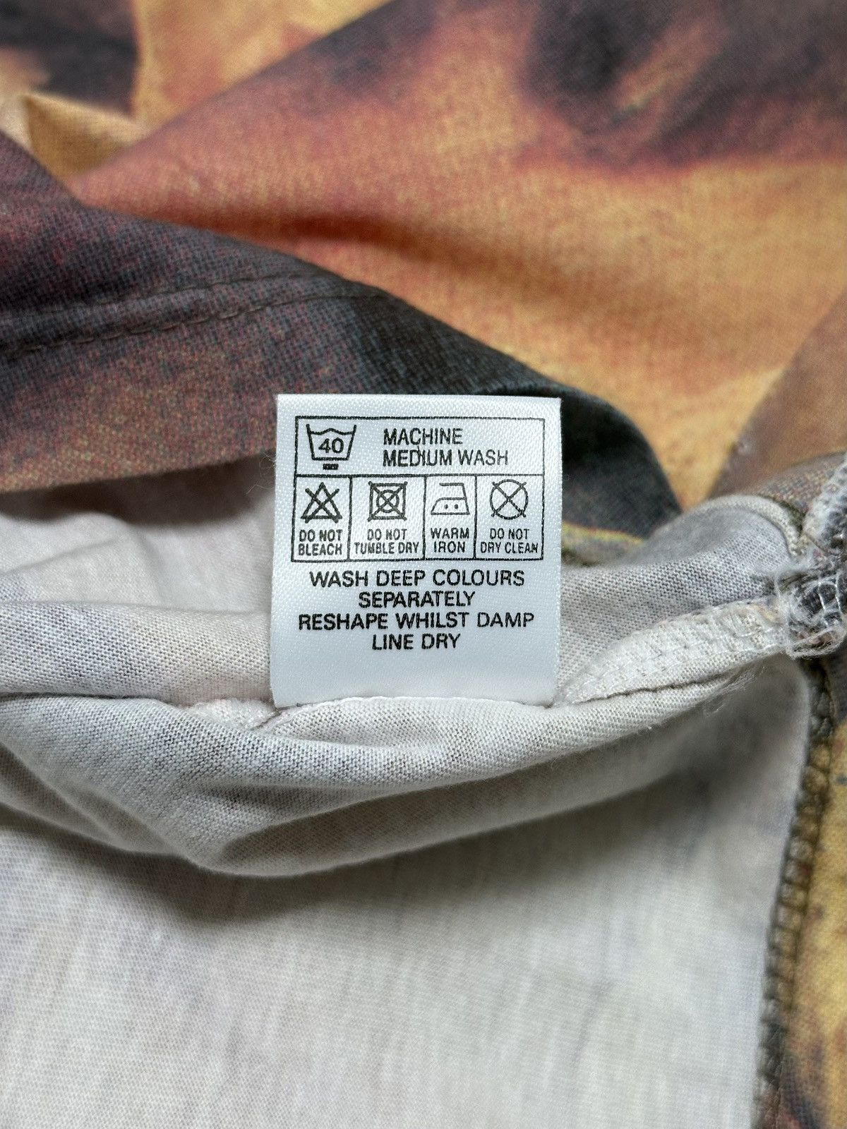 Vivienne Westwood VIVIENNE WESTWOOD S/S 1993 Kissing Print Cropped T-Shirt Size M / US 6-8 / IT 42-44 - 7 Thumbnail