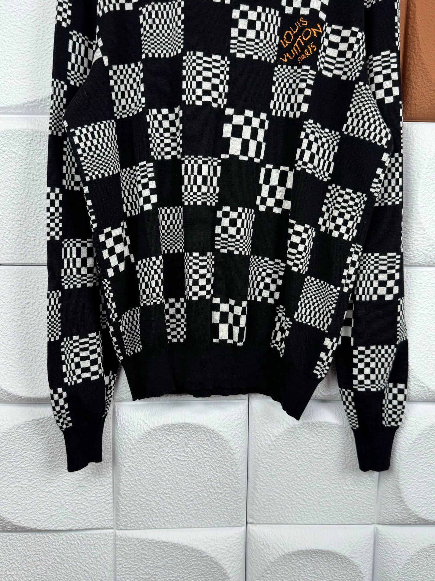 Louis Vuitton LV Black White Damier Knit Sweater S Size US S / EU 44-46 / 1 - 3 Thumbnail