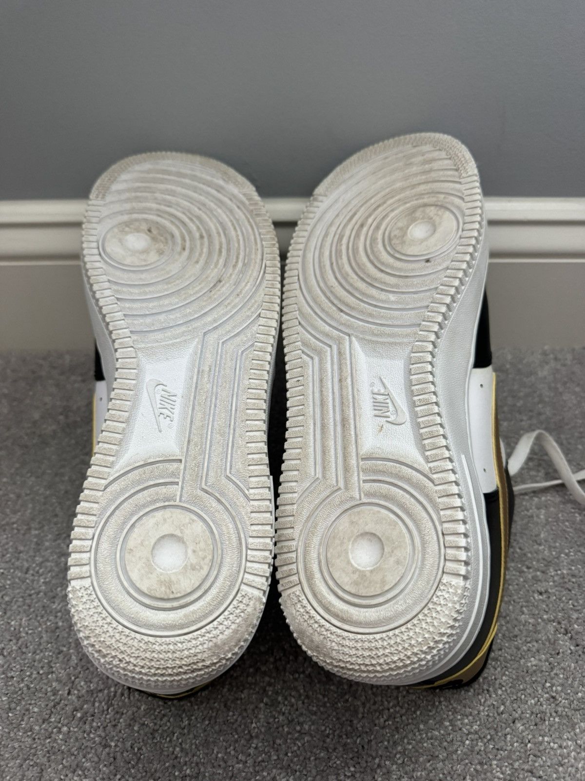 Nike Black & Gold Nike Air Force 1 Size US 12 / EU 45 - 7 Thumbnail