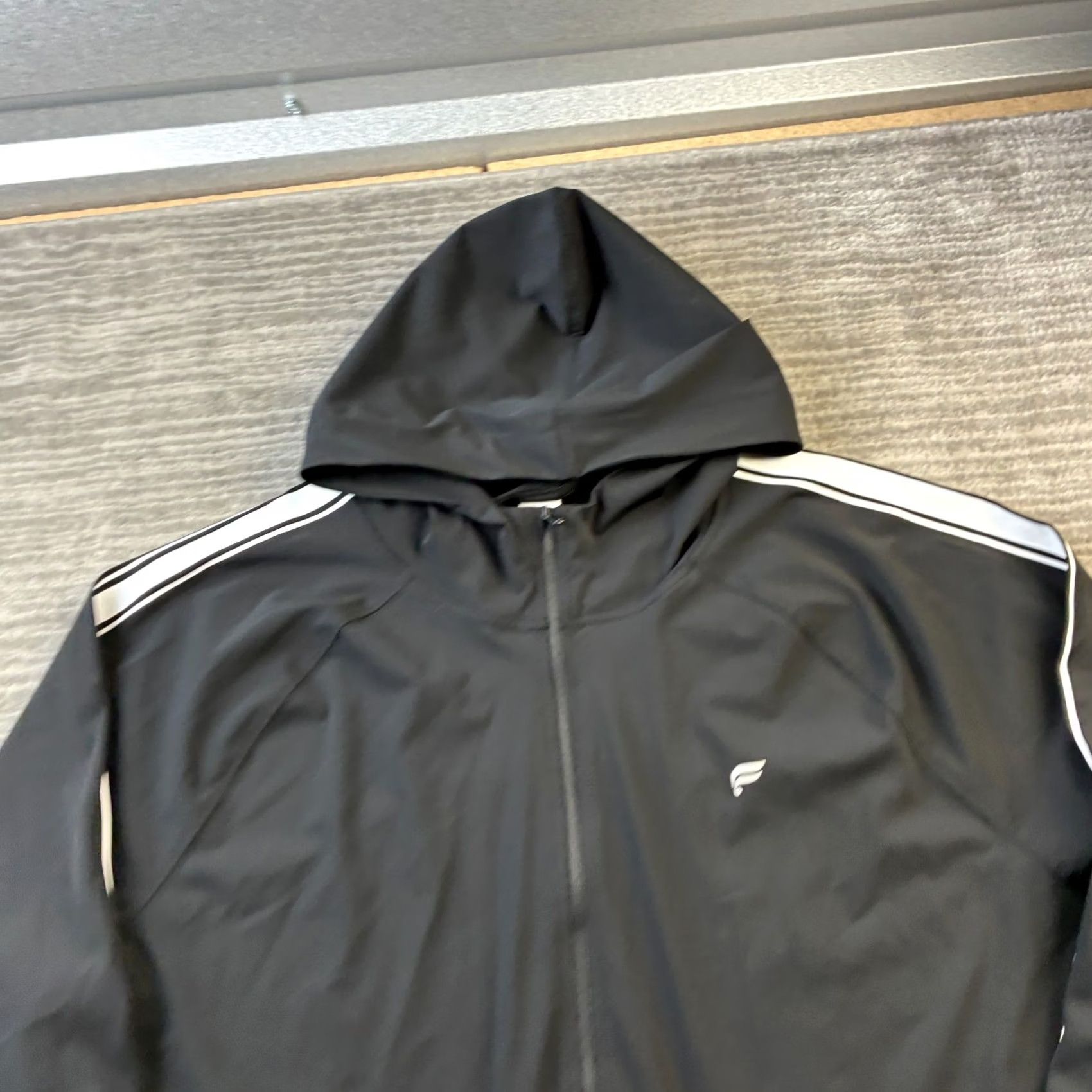 Fabletics Fabletics Jacket Mens XL Black Full Zip Hoodie Windbreaker Pockets Logo Casual Sports Athletic Jacket Size US XL / EU 56 / 4 - 3 Thumbnail