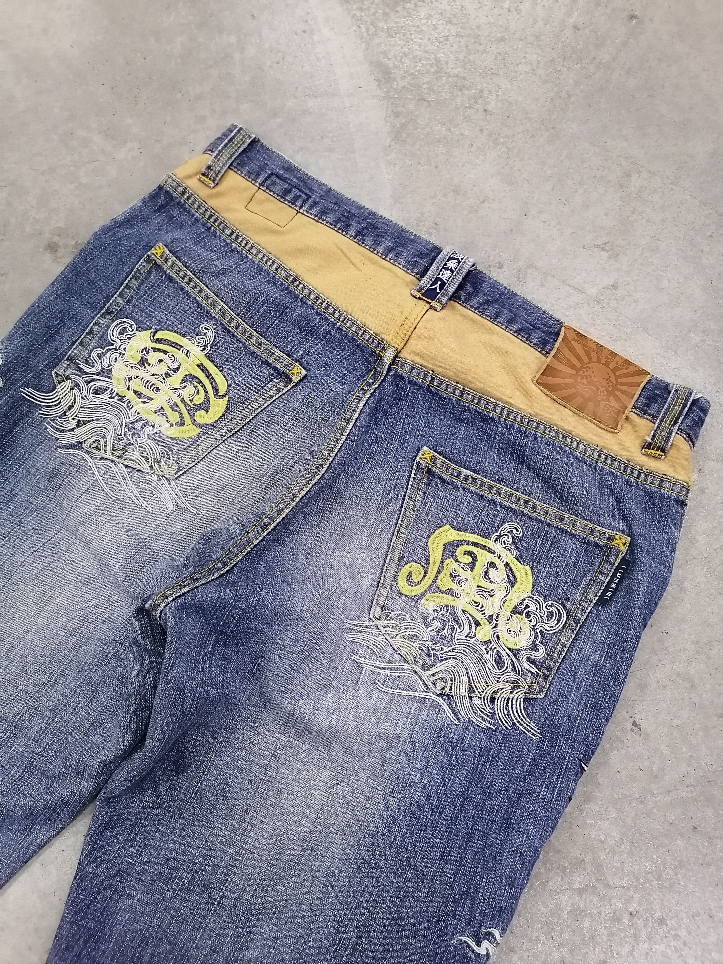 Japanese Brand Naminoritatsujin Embroidery Gaijin Denim Pants Size US 34 / EU 50 - 9 Thumbnail