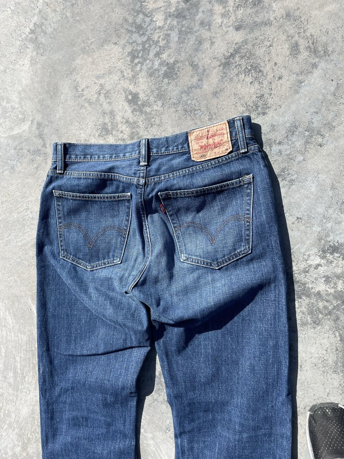 Levi's Vintage Levis 505 Blue Faded Distressed Y2K Jeans Pants Size US 33 - 10 Thumbnail