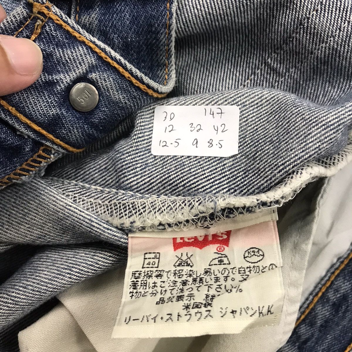 Levi's Vintage Clothing × Vintage LEVIS 501 DISTRESSED DENIM FADED BUTTON 501 PANTS 147 Size US 30 / EU 46 - 16 Thumbnail