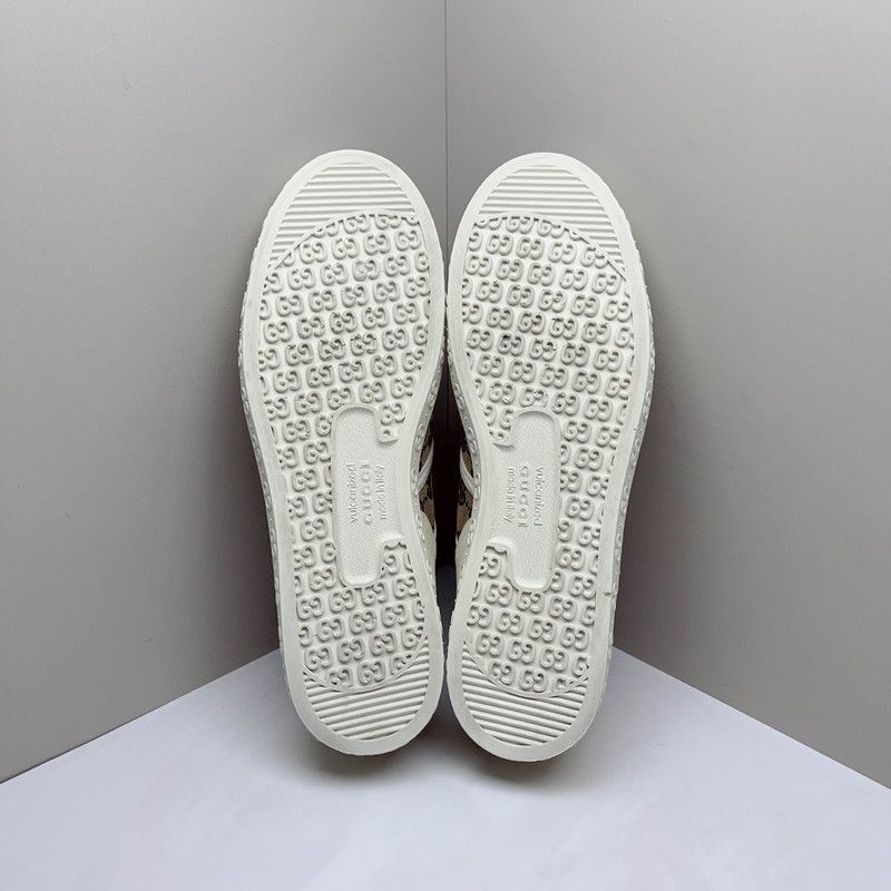 Gucci Gucci Canvas Low-Top Sneakers for Men - Size US 10.5 / EU 43-44 - 4 Thumbnail