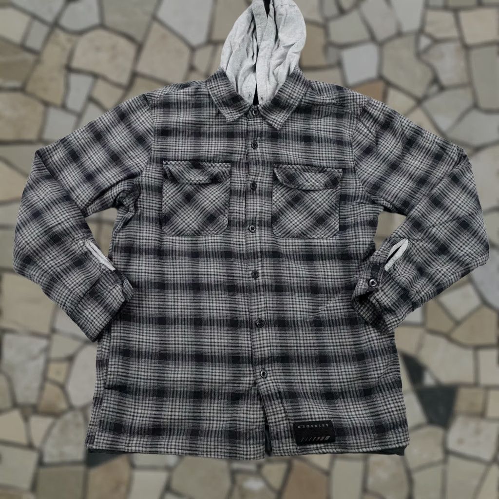 Oakley Oakley Shirt Men Medium Gray Plaid Flannel Hooded Lined Shacket Button Up Size US M / EU 48-50 / 2 - 1 Thumbnail