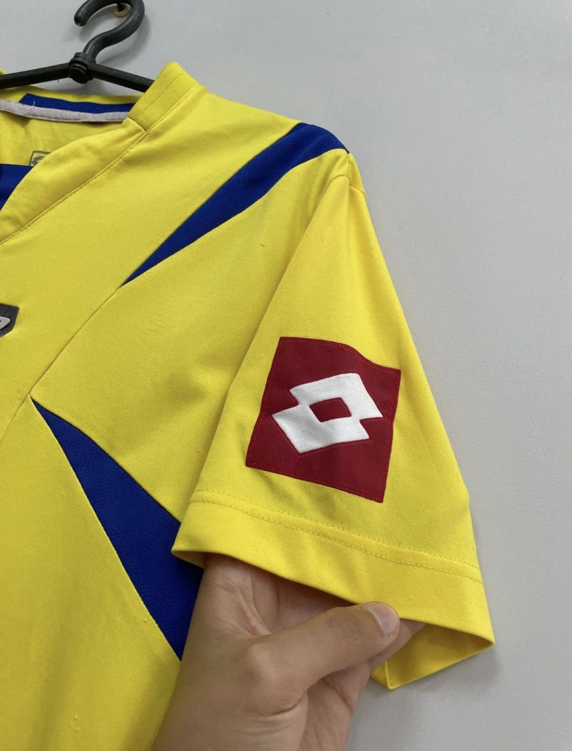 Lotto Sport Ukraine 2006/2007 Home Football Shirt Lotto National Team Size US M / EU 48-50 / 2 - 7 Thumbnail