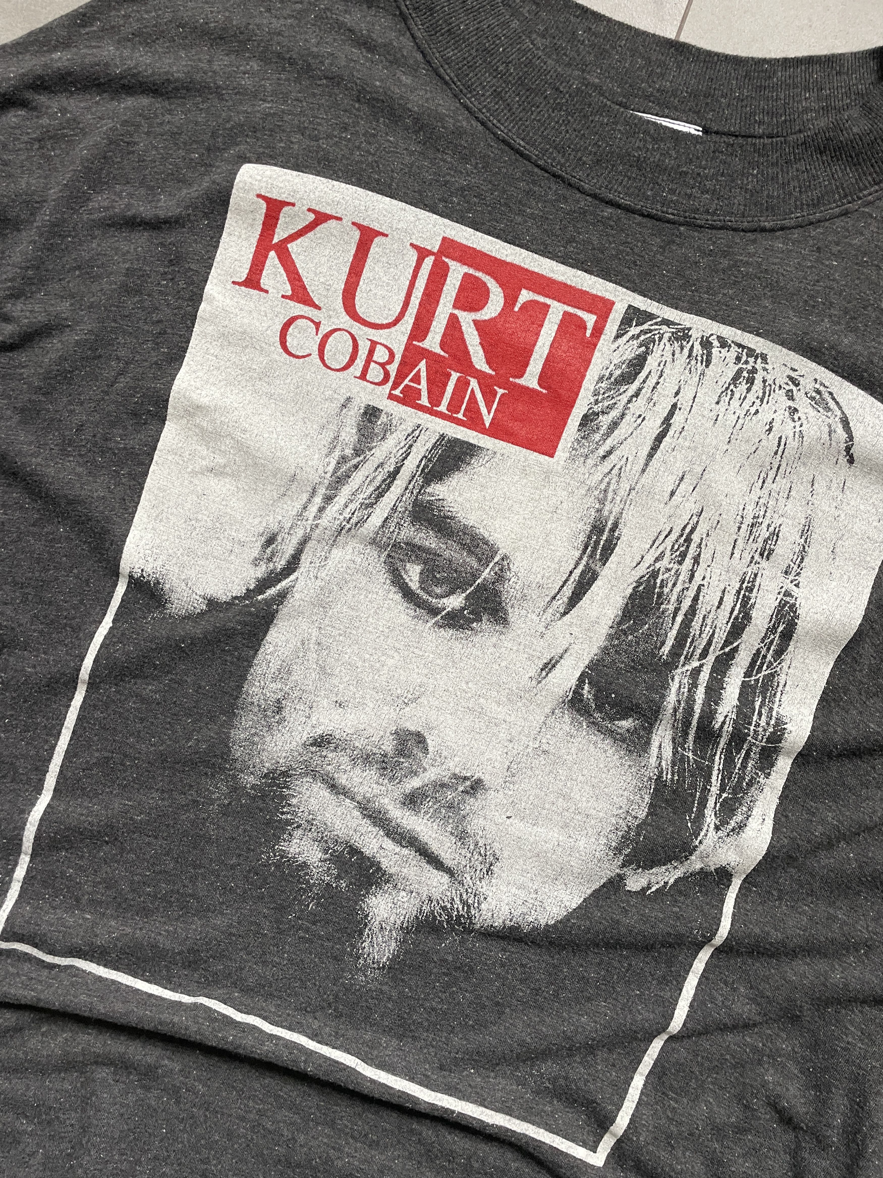 Band Tees VINTAGE 90S NIRVANA TRIBUTE KURT COBAIN MEMORIAL LONGSLEEVE Size US XXL / EU 58 / 5 - 4 Thumbnail