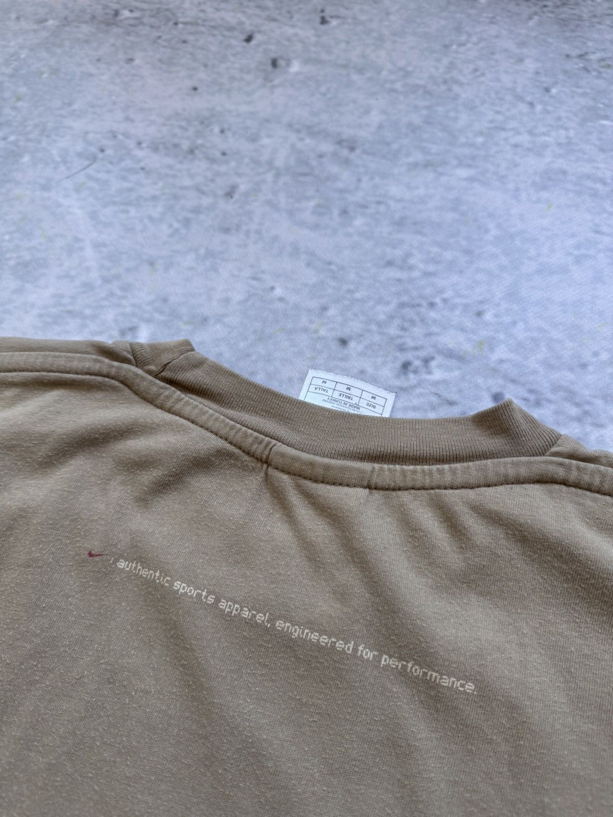 Nike × Vintage Nike vintage 00s centre logo tee Size US M / EU 48-50 / 2 - 5 Thumbnail