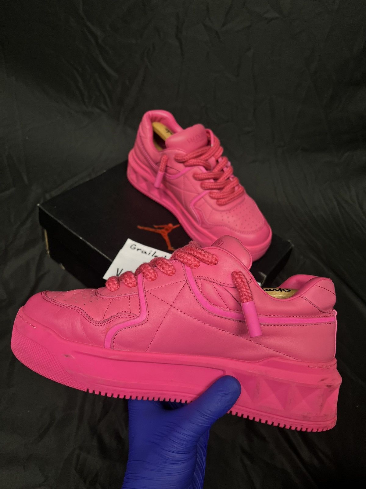 Valentino Valentino garavani pink sneakers shoes trainers Size US 10 / EU 43 - 3 Thumbnail
