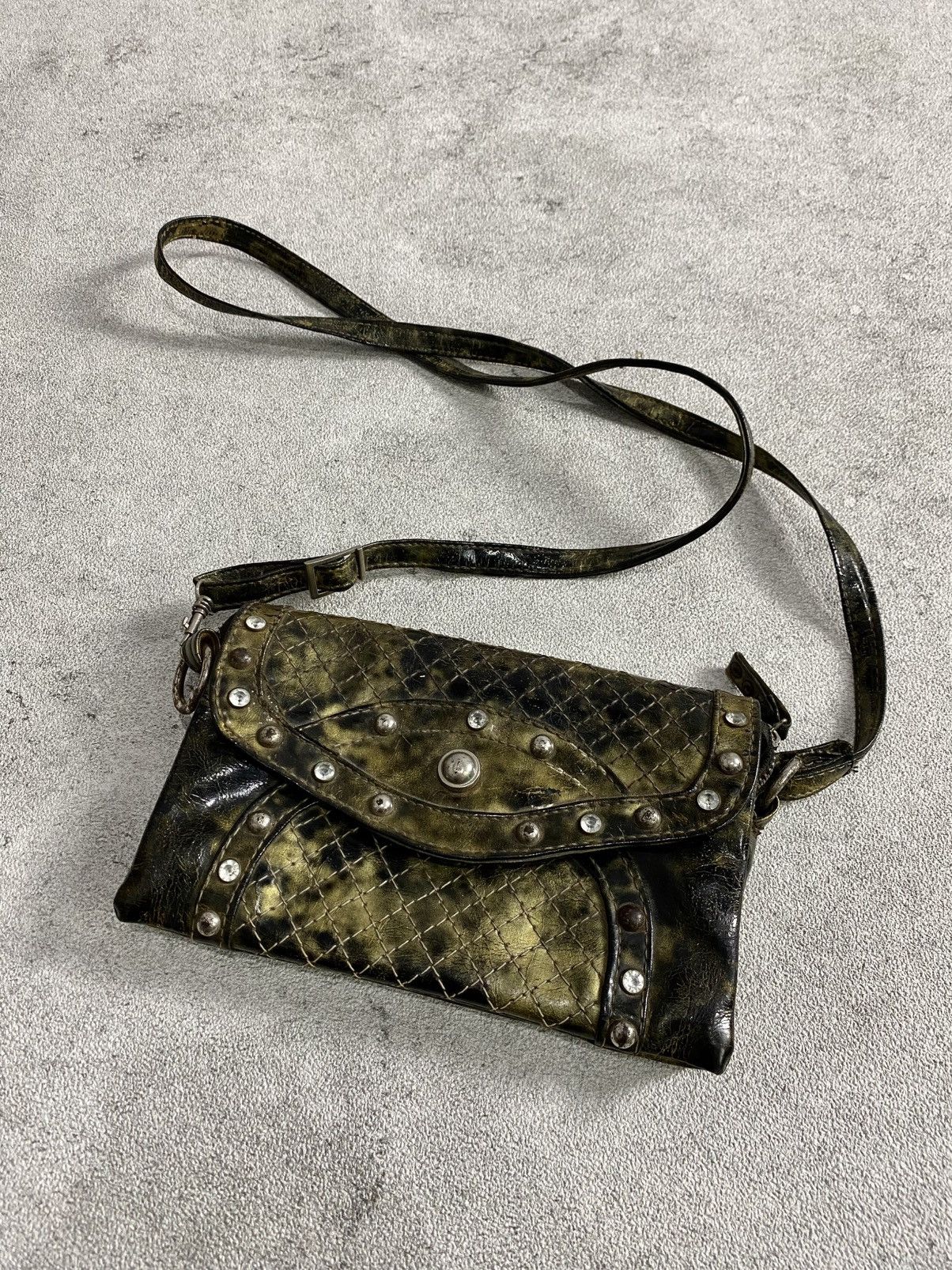 If Six Was Nine 2000s Esprit Snake skin studed sling bags Size ONE SIZE - 1 Thumbnail