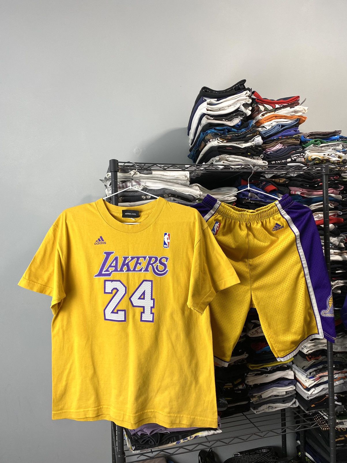 Adidas Vintage Bryant Adidas Lakers NBA Shorts T Shirt Jersey Size US S / EU 44-46 / 1 - 1 Thumbnail