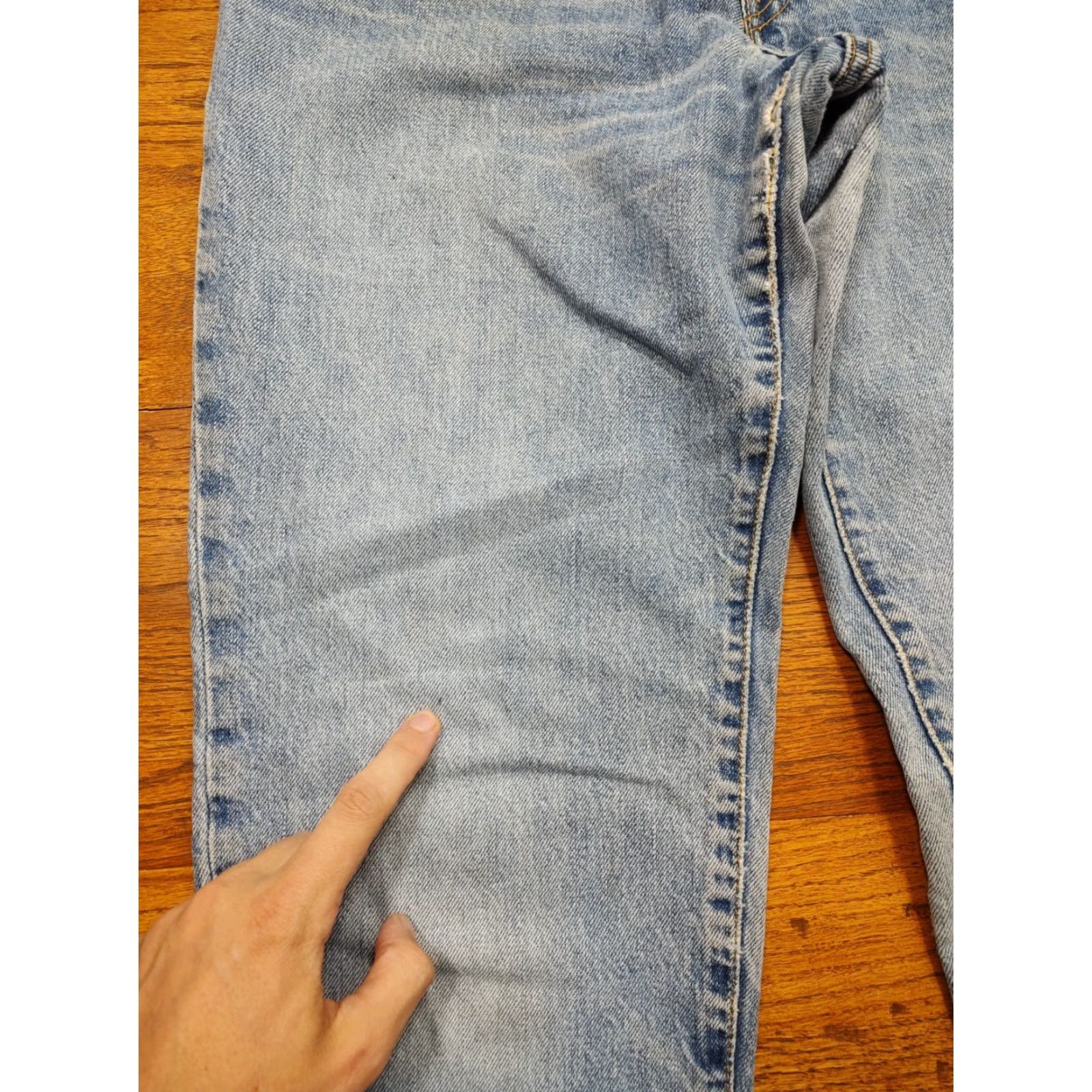 Levi's VINTAGE Levi's 550 Jeans Womens 33 x 32 Light Wash Tapered Denim 5-Pocket Red Tab 90s Womens Jeans Size 24" / US 00 / IT 34 - 5 Thumbnail