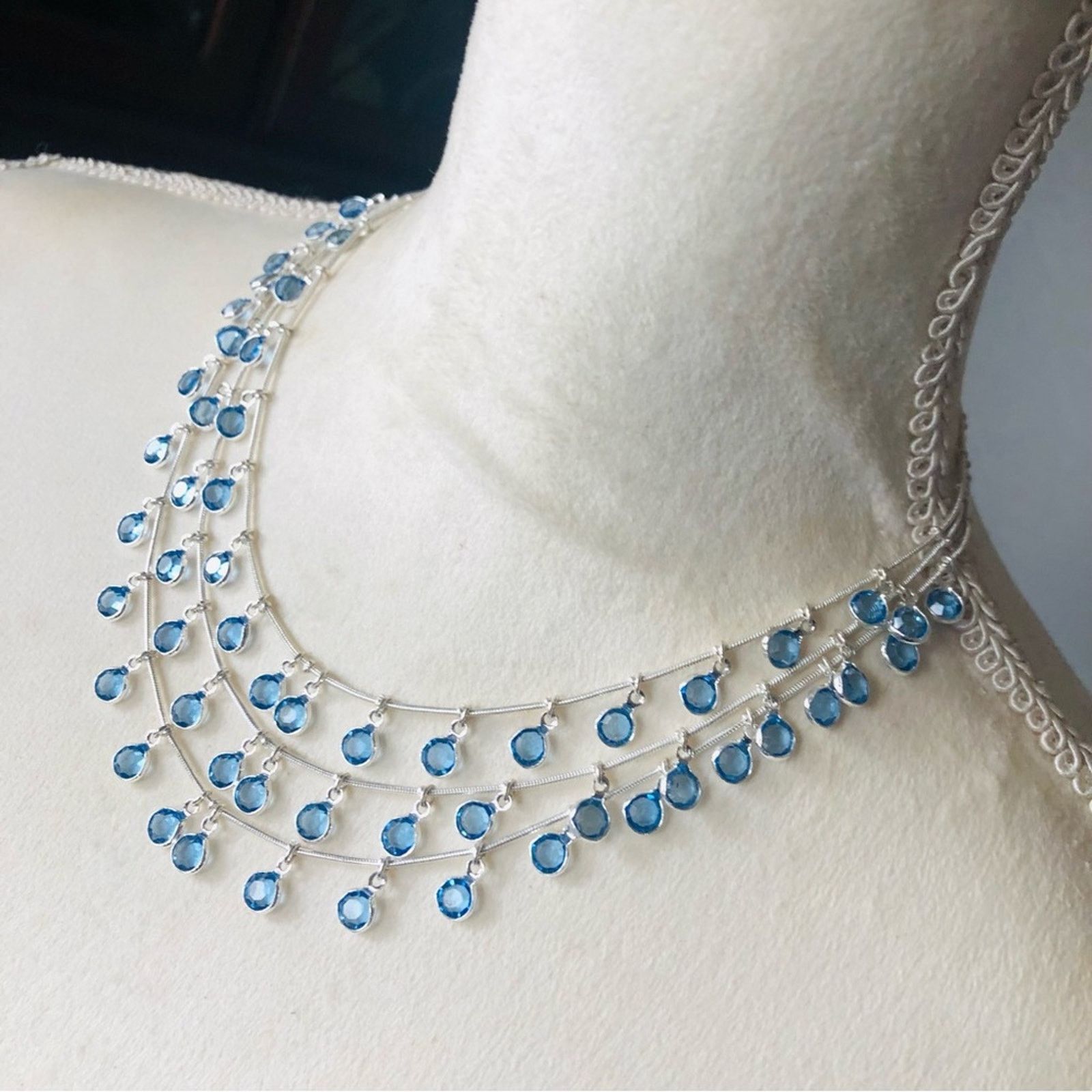 Anne Klein Vintage Anne Klein lion triple strand blue crystal necklace Size ONE SIZE - 4 Thumbnail
