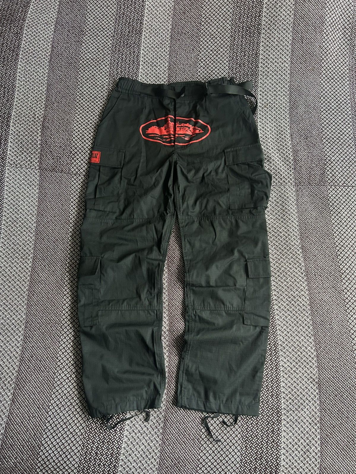 Corteiz CORTEIZ VVS VELOUR BOTTOMS [TRIPLE BLACK] | Grailed