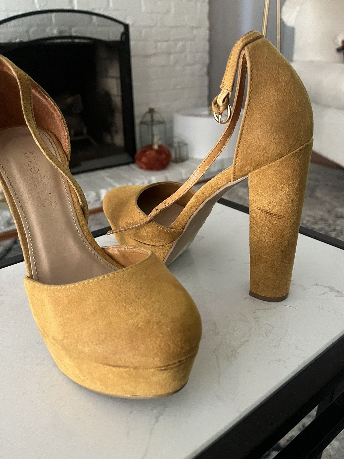 Other Bright yellow pumps Size US 6.5 / IT 36.5 - 2 Thumbnail
