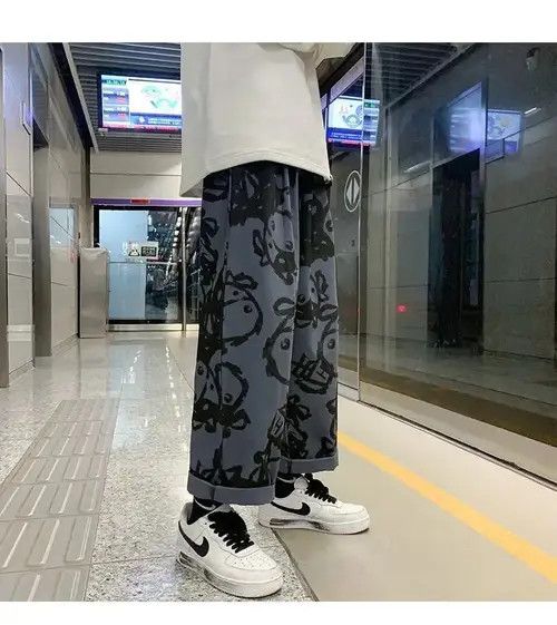 image of Vintage Casual Pants Women in Grey (Size 30)