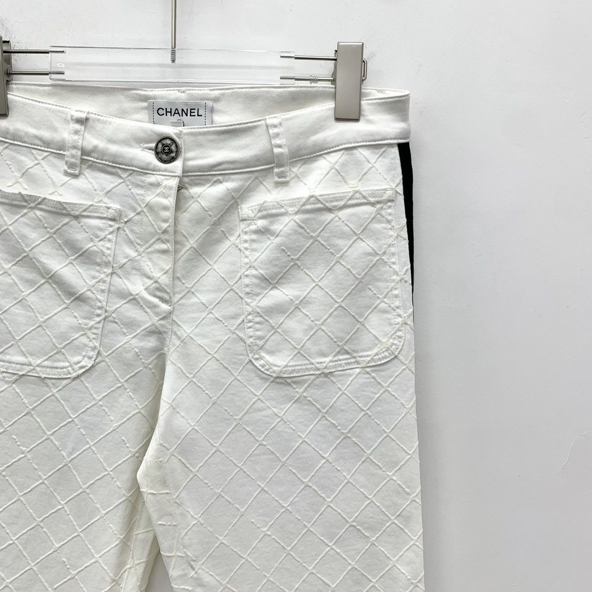 Chanel Chanel White Quilted Cotton Denim Pants K26WX Size 26" / US 2 / IT 38 - 3 Thumbnail