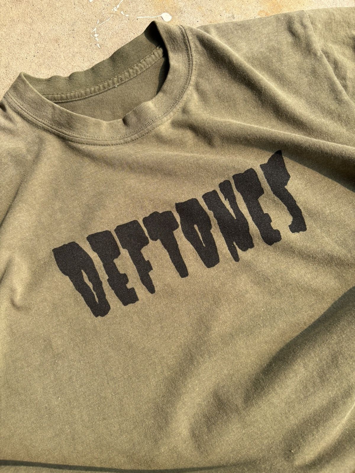 Band Tees Vintage 90s Deftones Faded Olive Military Style Band Tee Size US L / EU 52-54 / 3 - 3 Thumbnail