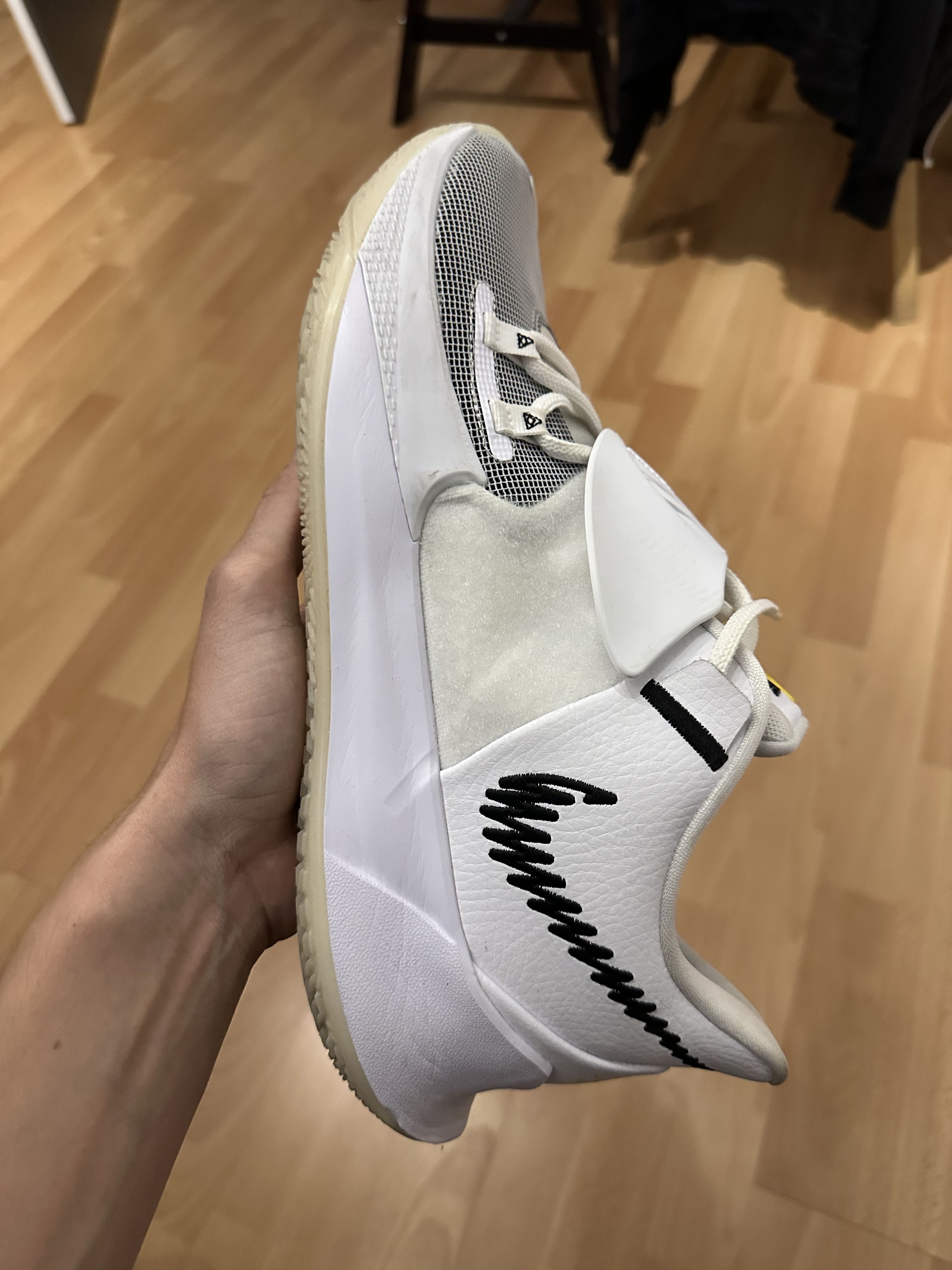 Nike Nike Kyrie Low 3 Eclipse Size US 12 / EU 45 - 2 Thumbnail