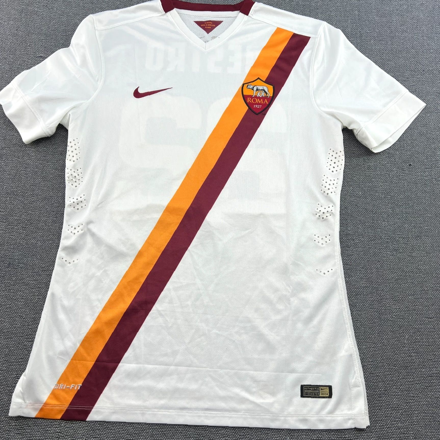 Nike Nike Roma 2014 2015 Away Destro #22 Player Issue Football Jersey Mens Large White T-Shirt Jerseys Mens L White Nike Size US L / EU 52-54 / 3 - 3 Thumbnail