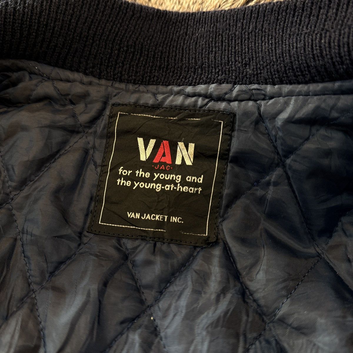 Van 1980's VAN JAC MICHEAL JACKSON bad tour VARSITY Size US M / EU 48-50 / 2 - 11 Thumbnail