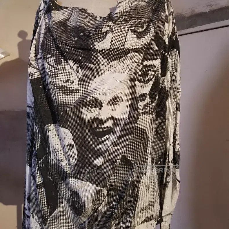 Vivienne Westwood Vivienne Westwood Grotesque portrait print, cowl neck top Size S / US 4 / IT 40 - 3 Thumbnail