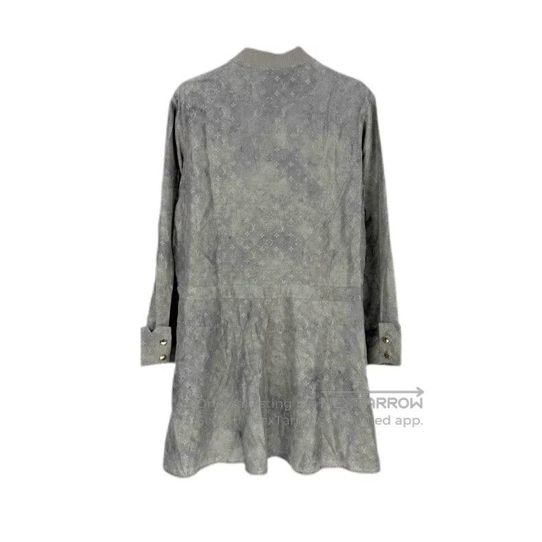 Louis Vuitton Louis Vuitton Washed ash made of old gold buttons printed Size M / US 6-8 / IT 42-44 - 2 Thumbnail