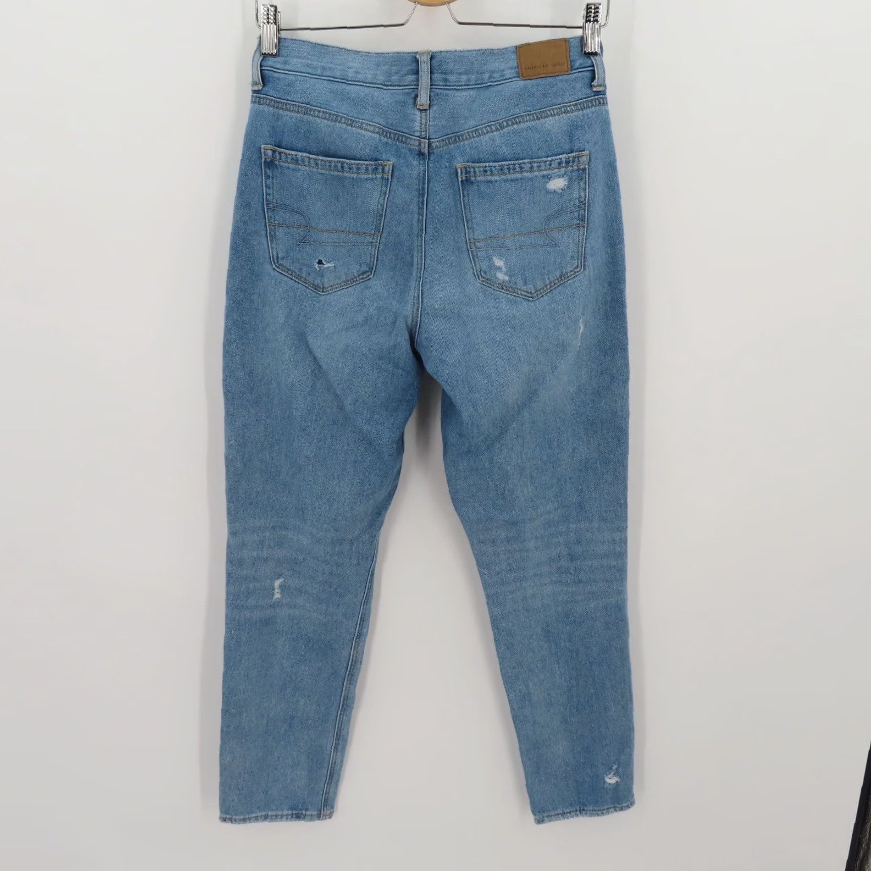 American Eagle Outfitters American Eagle Outfitters Womens Jeans 4 Mom Distressed Denim Cotton Blue Distressed 5-Pocket Regular Rise 14" 27" Inseam 6" Hem 90s Vintage No Size 27" / US 4 / IT 40 - 6 Thumbnail