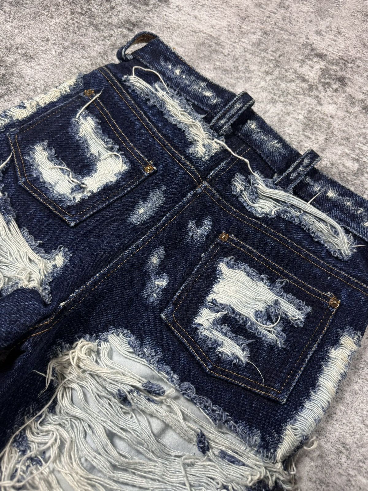 Maison Margiela FW14 Maison Margiela ‘Destroy’ Raw Indigo Exposed-Weft Denim Size US 32 / EU 48 - 6 Thumbnail