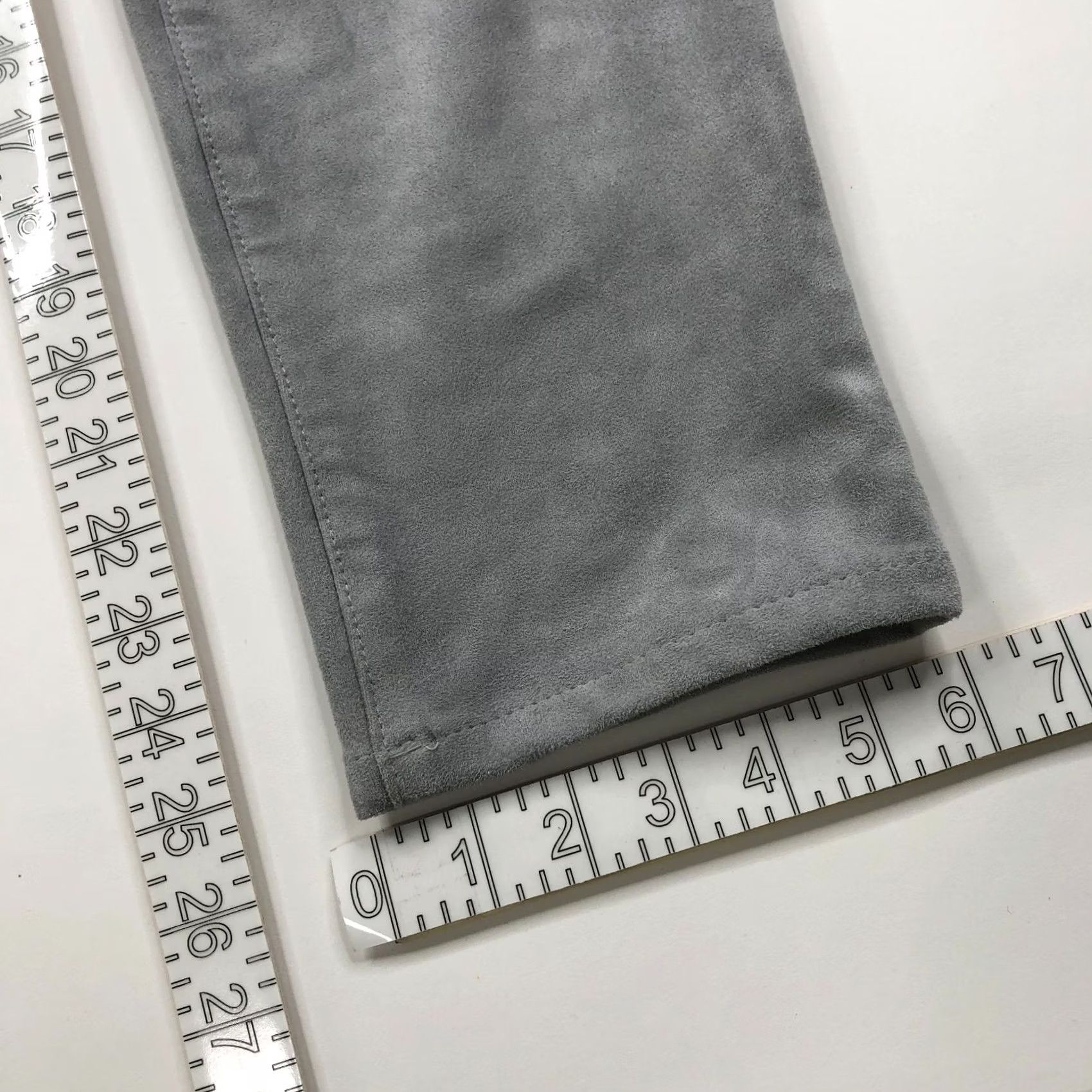 Vintage Chico's Faux Suede 1.5 Mid Rise Slim Straight Pants Gray MINT Size 26" / US 2 / IT 38 - 5 Thumbnail