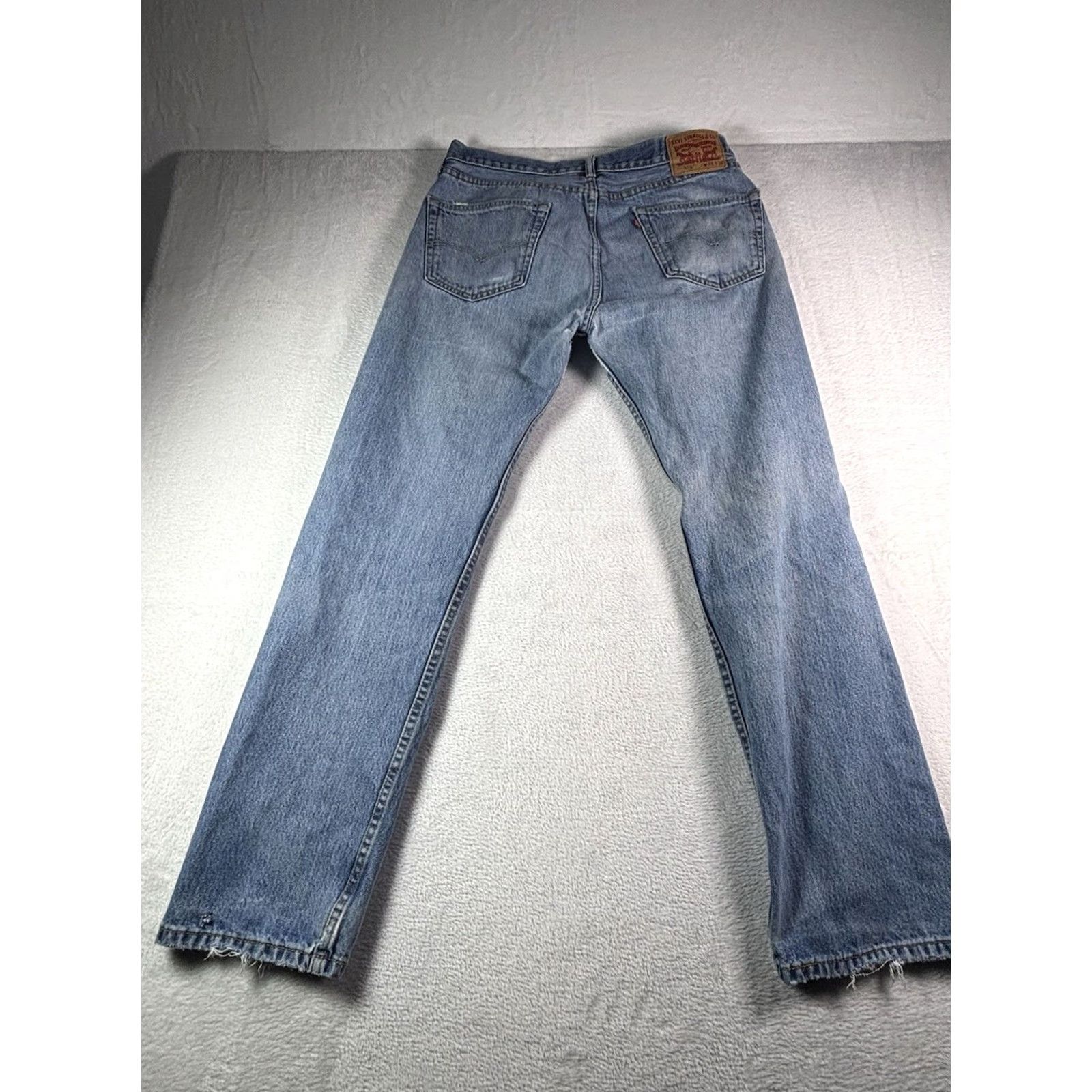 Denime Levis 505 Jeans Mens 34x32 Medium Wash Straight Leg Denim Cotton Button Zip Pocket Logo Vintage No Size US 34 / EU 50 - 2 Thumbnail