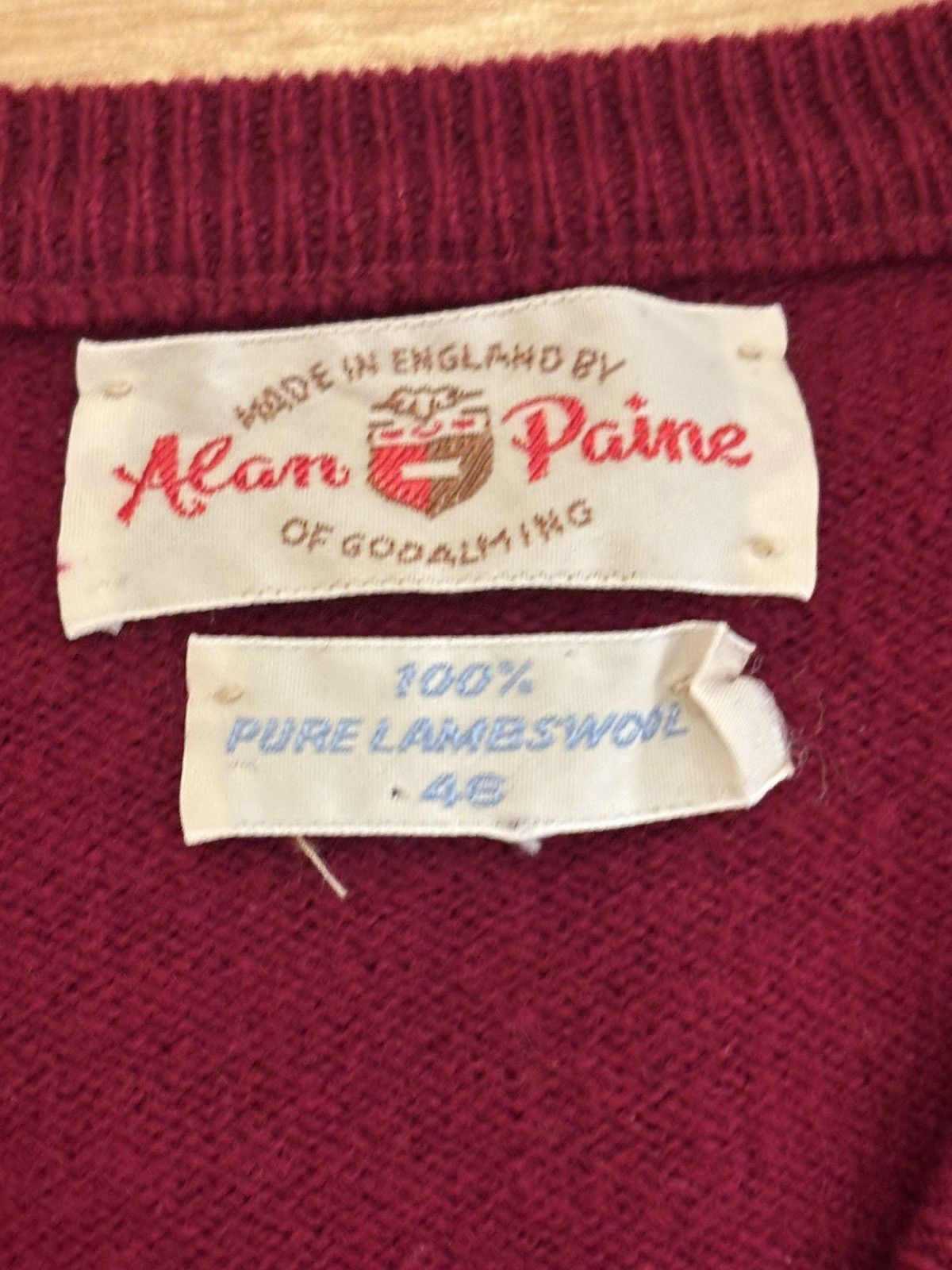 Vintage Size 46 Red Made in England Lambswool V neck sweater Size US L / EU 52-54 / 3 - 2 Thumbnail