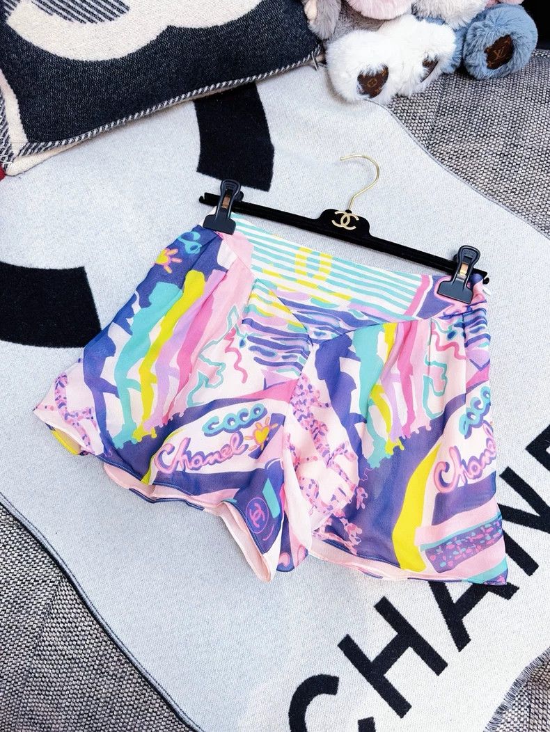 Chanel 24c show colorful graffiti pulley star multi-elemen