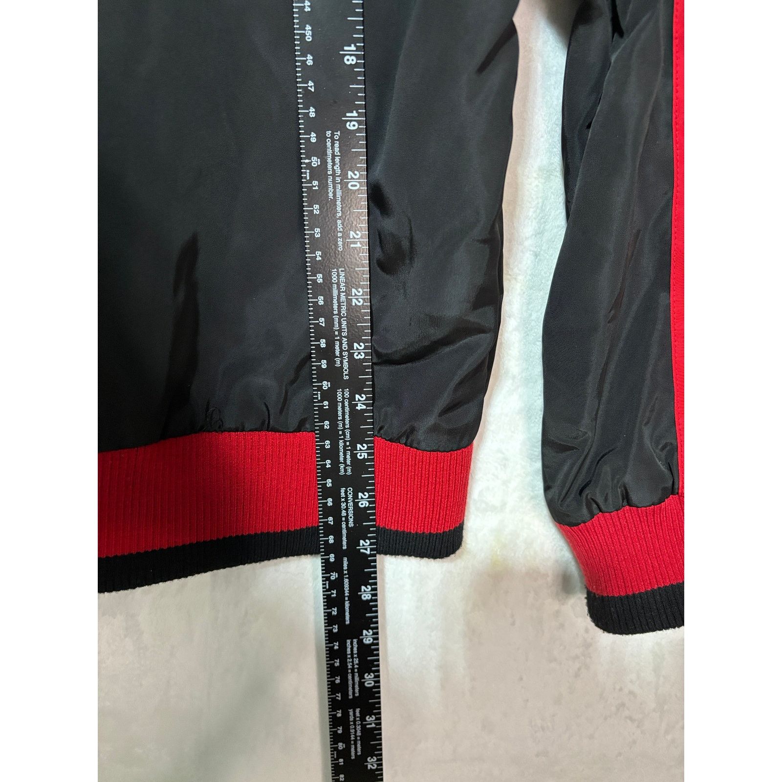 Forever 21 FOREVER 21 Men's SMALL Black Insulated Varsity Bomber Jacket Size US S / EU 44-46 / 1 - 8 Thumbnail