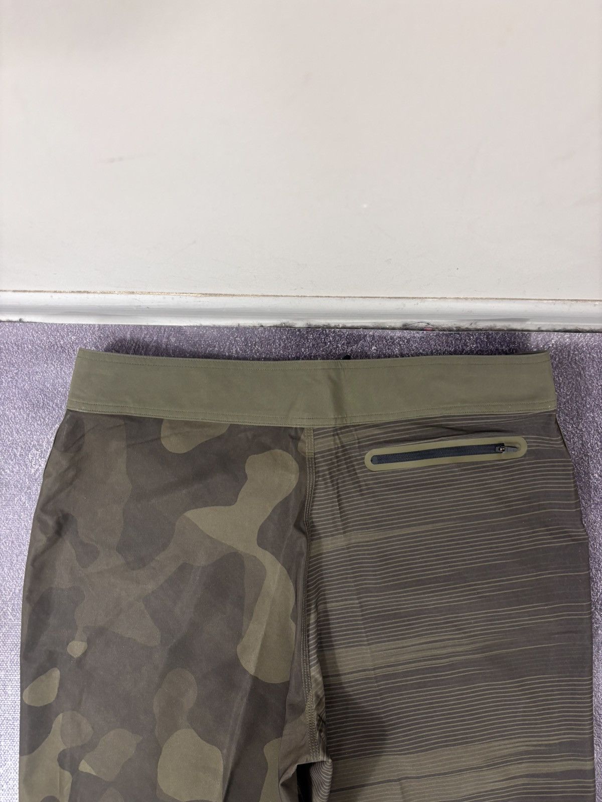 Oakley Oakley Utah Camo Mash 19" NWT Men’s Board Shorts Size US 36 / EU 52 - 17 Thumbnail
