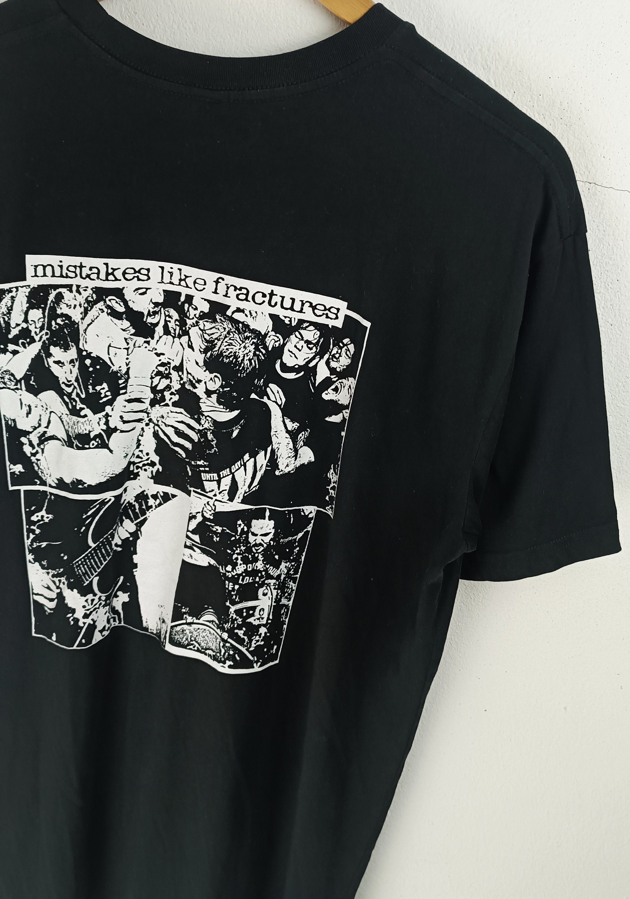 Band Tees VINTAGE KNOCKED LOOSE MISTAKES FRACTURES HARDCORE turnstile Size US L / EU 52-54 / 3 - 14 Thumbnail