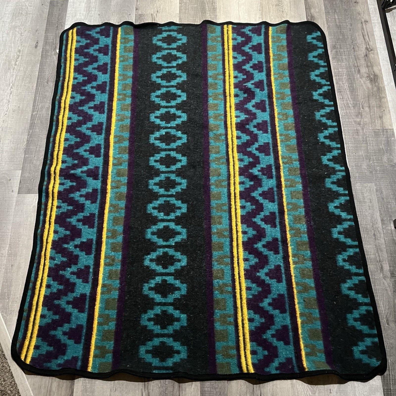 Vintage VTG 80s Handwoven Southwestern Aztec Indian Blanket 72x58 Size ONE SIZE - 1 Thumbnail