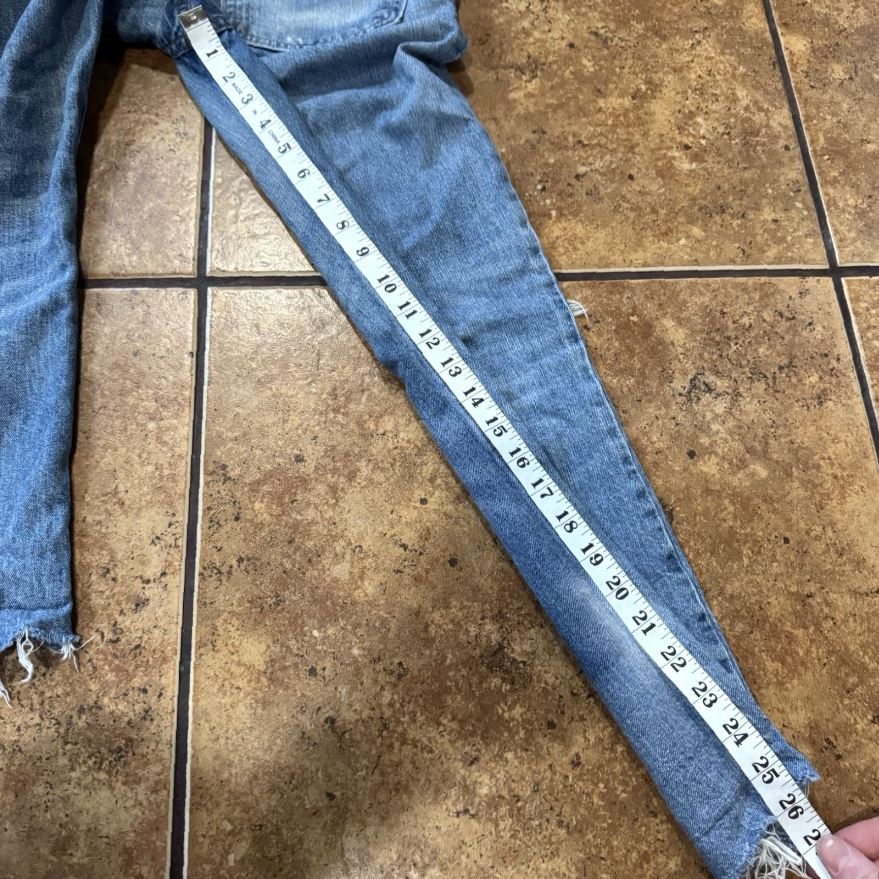 RE/DONE RE/DONE Denim Originals High Rise Light Wash Jeans 26 Regular Straight Womens Distressed 30.5" W 26" Inseam Blue Denim Size 26" / US 2 / IT 38 - 7 Thumbnail